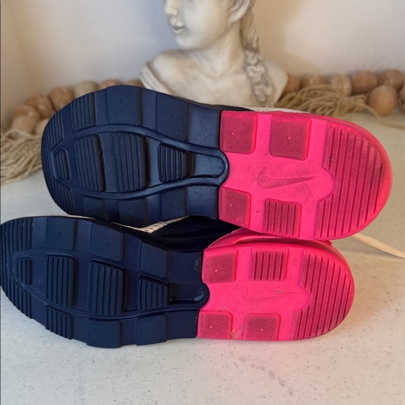 Nike Air Max Motion 2 Womens Athletic Running Shoes White Pink Yellow Blue Sz 6 - Picture 7 of 14